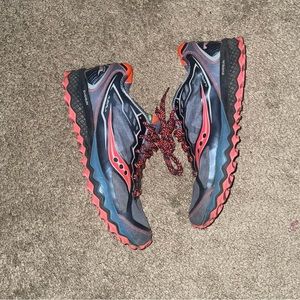 Saucony women’s sneaker shoe